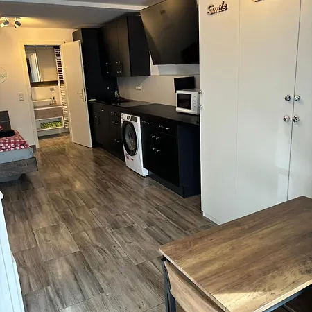 Beutelsbacherstr. 12 C *